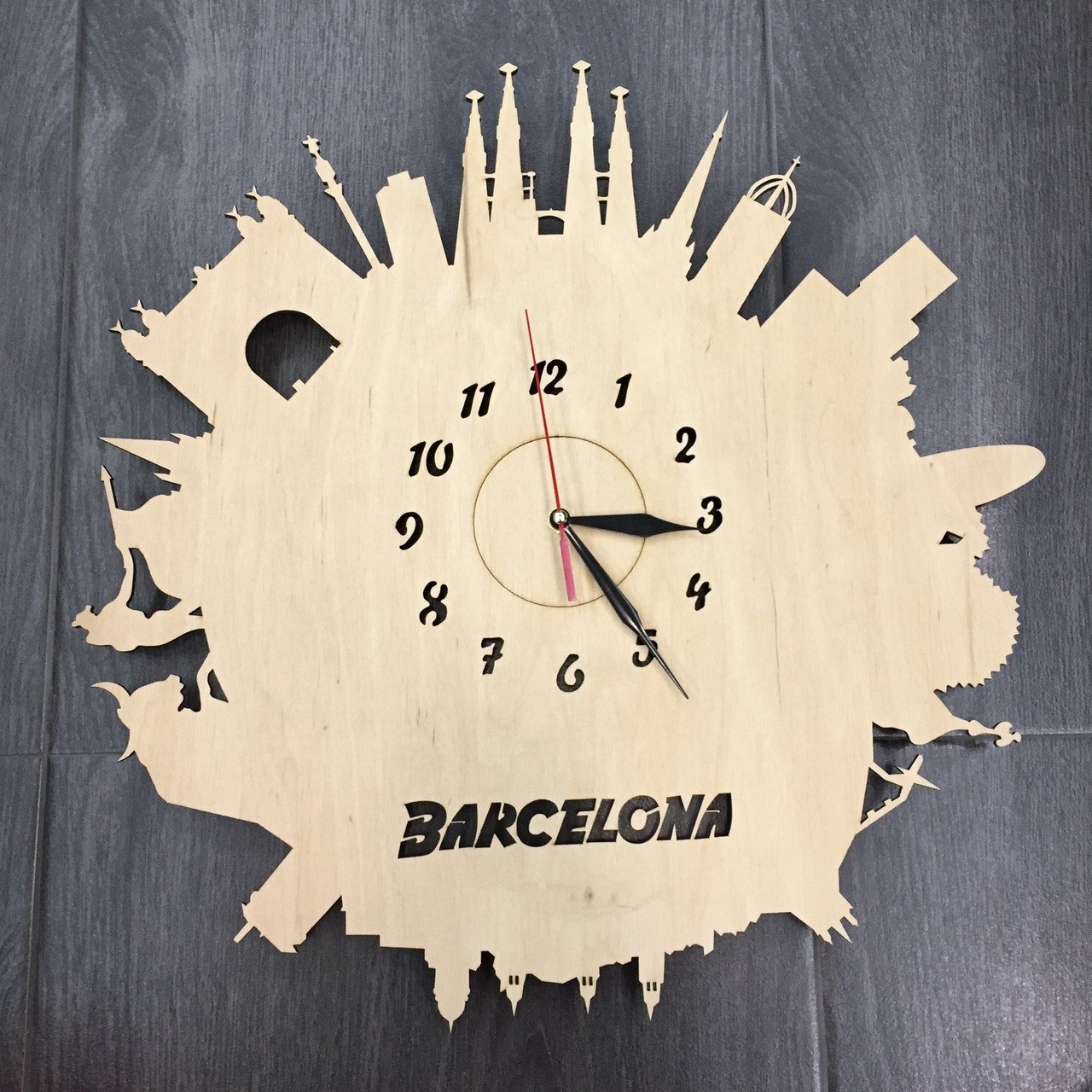 Часы настенные Barcelona. Часы на стены Art Barcelona. Настенные часы Барселона дизайн. Настенные часы Барселона купить.