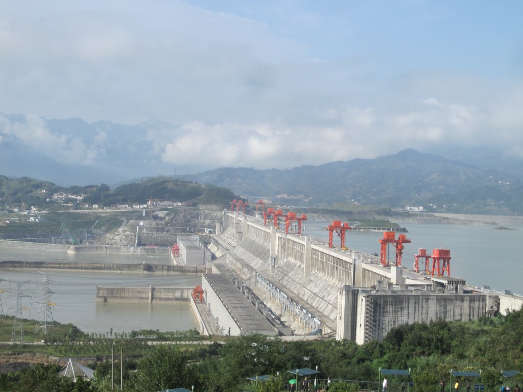Three_Gorges_Dam,_Yangtze_River,_China.jpg