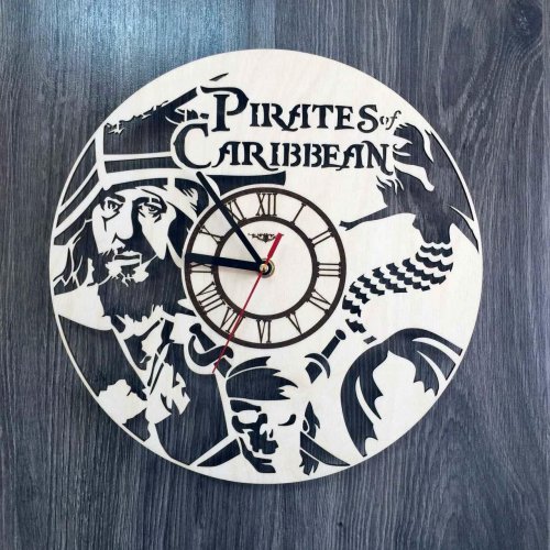 Часы настенные из натурального дерева 7Arts Пираты Карибского моря CL-0223