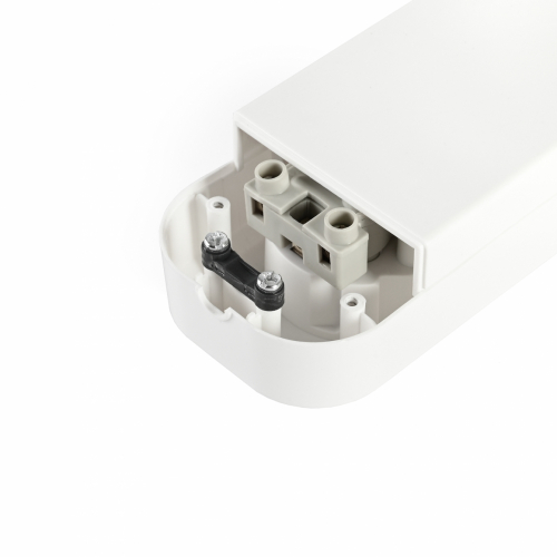 Колодка 3 гнезда Titanum STANDARD с заземлением и кнопкой TF-BS316G-W