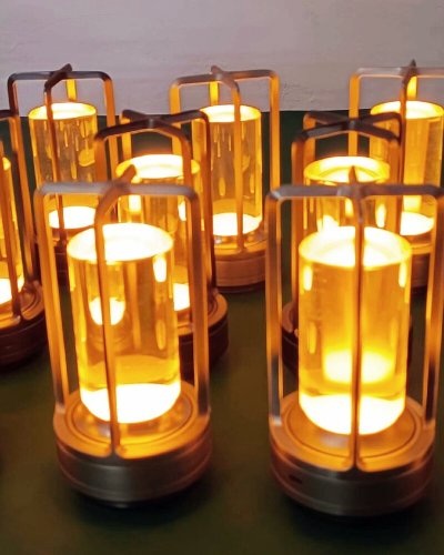 Настольная LED лампа аккумуляторная Kloodi 5W 2700K/4000K/6500K IP20 золото TA-5V CAN CCT GD