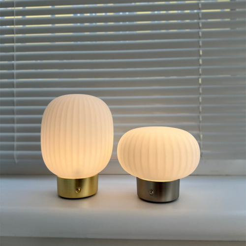 Настільна LED лампа Goldlux Latte 1.8W аккумуляторная 2700K IP20 срібло 329844