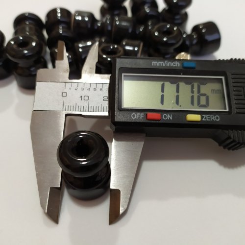 Ізолятор для ретро проводки RE керамічний чорний CI.1822.35