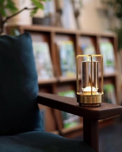 Настольная LED лампа аккумуляторная Kloodi 5W 2700K/4000K/6500K IP20 золото TA-5V CAN CCT GD