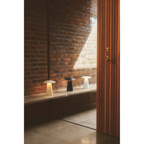 Настільна LED лампа Nordlux Ara To-Go акумуляторна вулична 2W 3000K IP54 USB чорний 2318245003