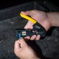 Обжимной инструмент Klein Tools для разъемов RJ45 и RJ11/RJ12 с функцией резки и зачистки кабеля KT-VDV226-107 Обжимной инструмент Klein Tools для разъемов RJ45 и RJ11/RJ12 с функцией резки и зачистки кабеля KT-VDV226-107